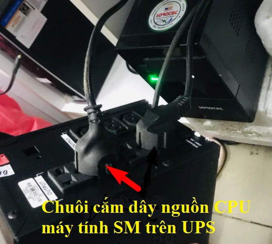 chuoi-cam-nguon-sm-tren-ups.webp